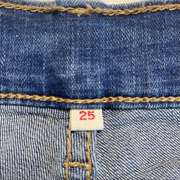 Levi’s Distressed Raw Hem Denim Shorts Boho Bohemian Festival Sz 25 - Picture 9 of 13